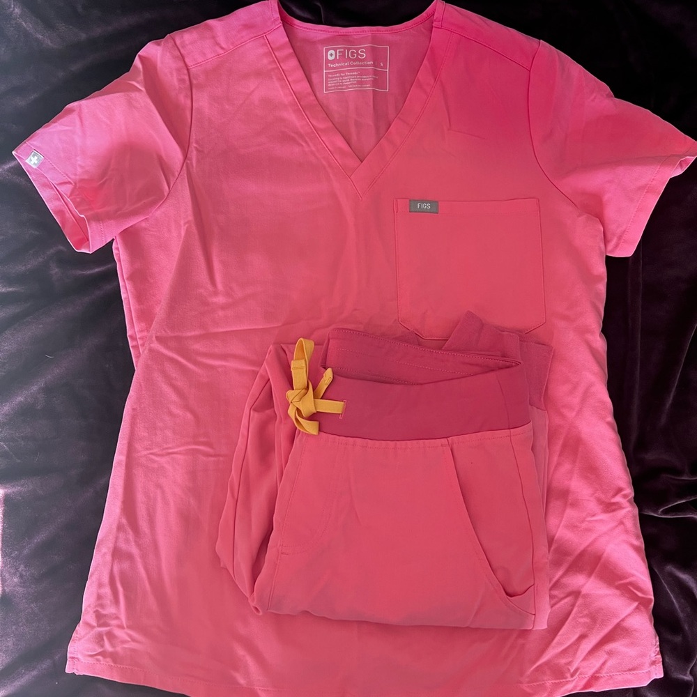 Figs Neon Pink [DEP] Scrub Set (PO# 1650,1638)